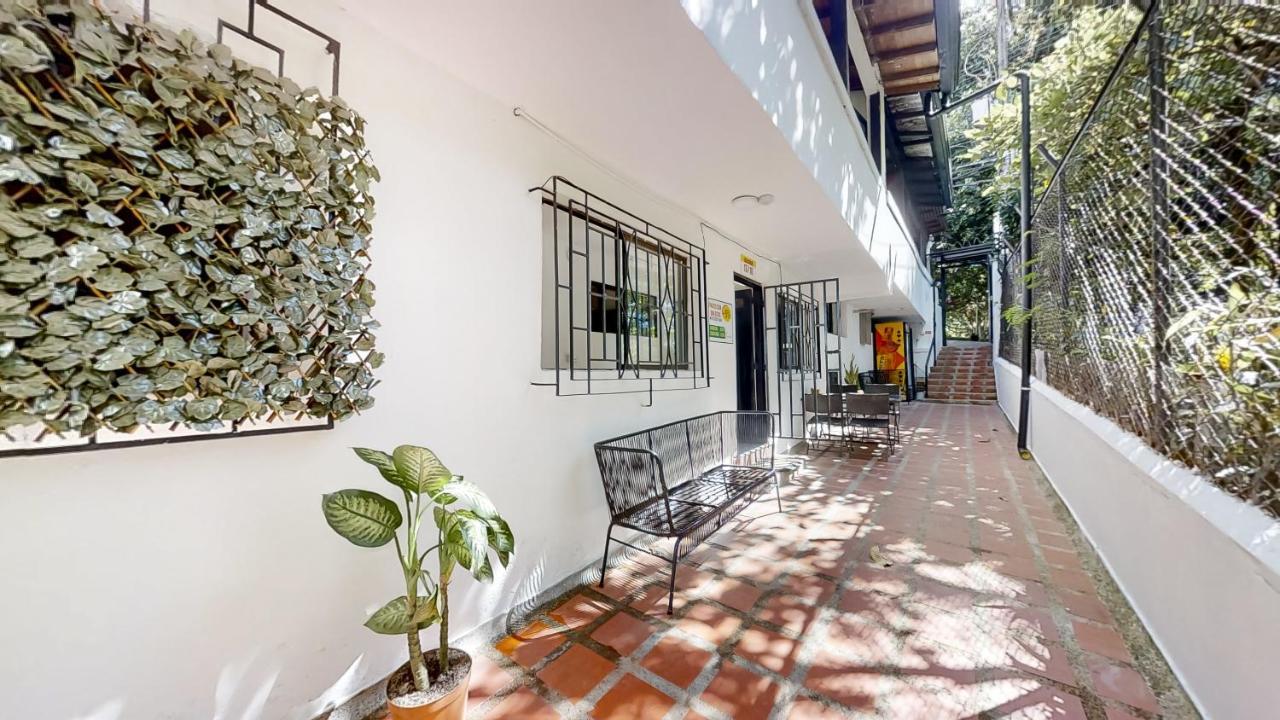 Casa Los Naranjos Hostal Medellin Exterior photo