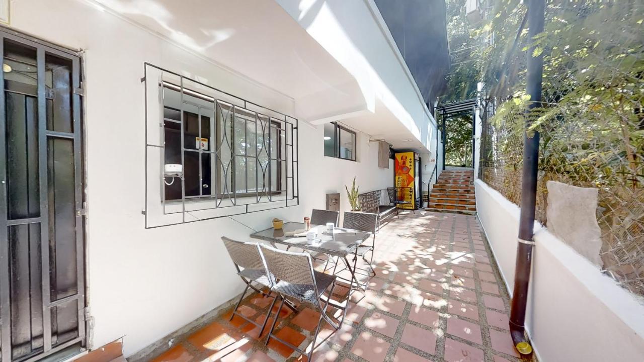 Casa Los Naranjos Hostal Medellin Exterior photo