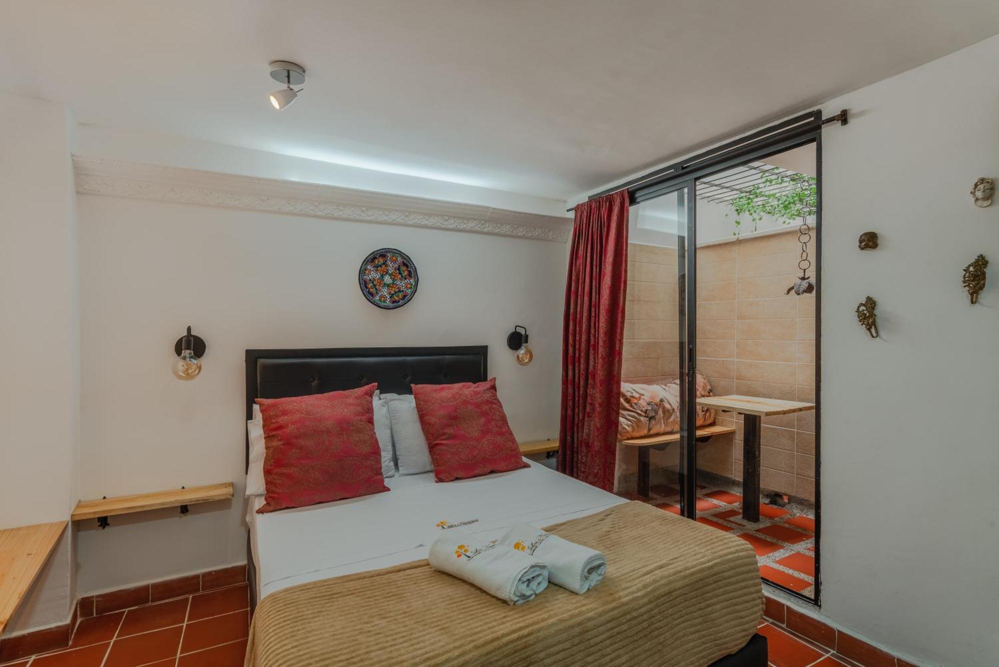Casa Los Naranjos Hostal Medellin Exterior photo